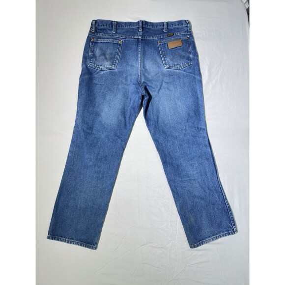 Wrangler Jeans Regular Fit Denim Classic Blue Jeans Mens 38x30 Cowboy Rodeo - Picture 7 of 9